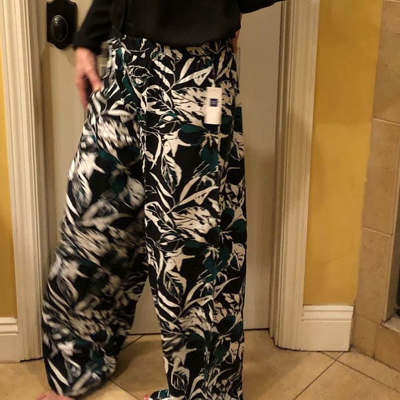 GAP NWT wide leg pants Size XS and XL - Picture 6 of 7
